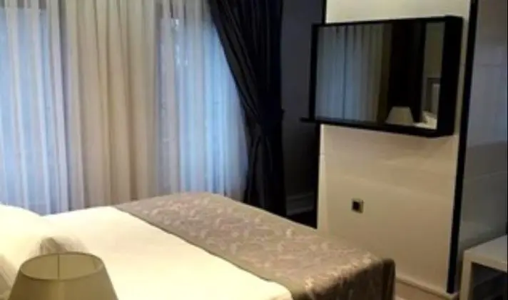 Suite Family Room