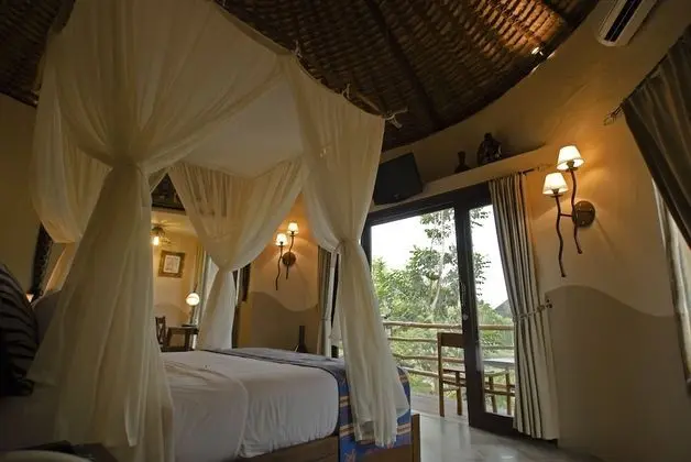 Twiga Deluxe Room + Bali Safari Entrance & Safari Journey