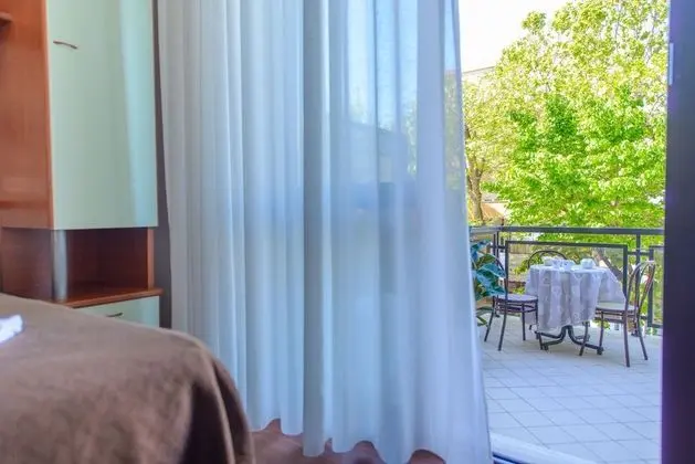 Classic Tek Büyük veya İki Ayrı Yataklı Oda