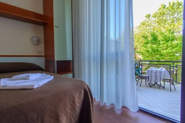 Classic Üç Kişilik Oda