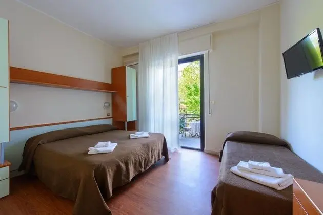 Classic Üç Kişilik Oda