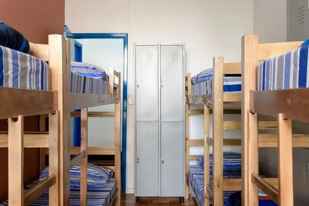 Dormitorio Misto, 8 camas, banheiro compartilhado