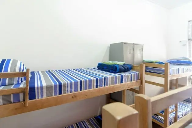 Dormitorio Misto, 8 camas, banheiro compartilhado