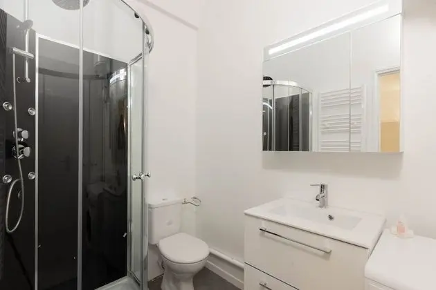 Apart Daire, Banyolu/Duşlu, Şehir Manzaralı (Notre Dame 3)