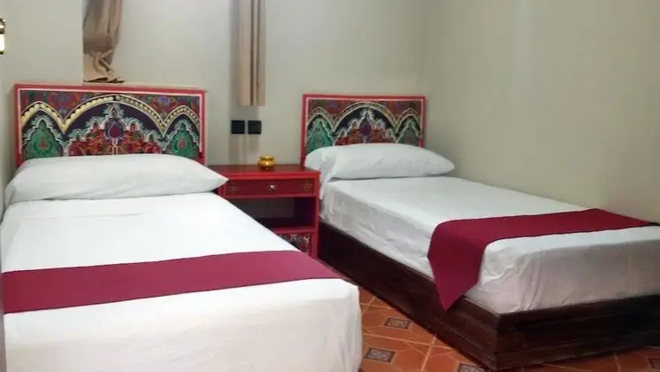 Traditional Tek Büyük Yataklı Oda