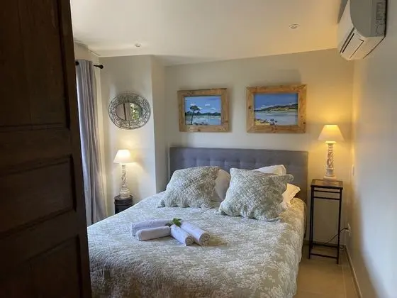 Villa, 2 Yatak Odası, Koy Manzaralı, Havuz Kenarı
