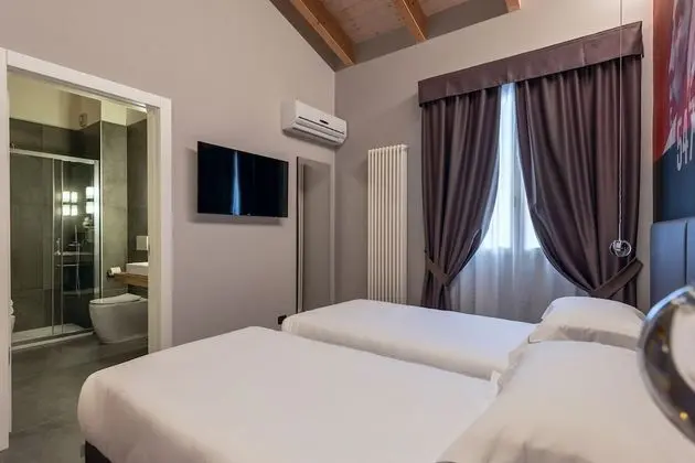 Deluxe Büyük Yataklı Tek Kişilik Oda