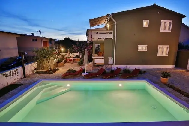 Villa, Sigara İçilebilir