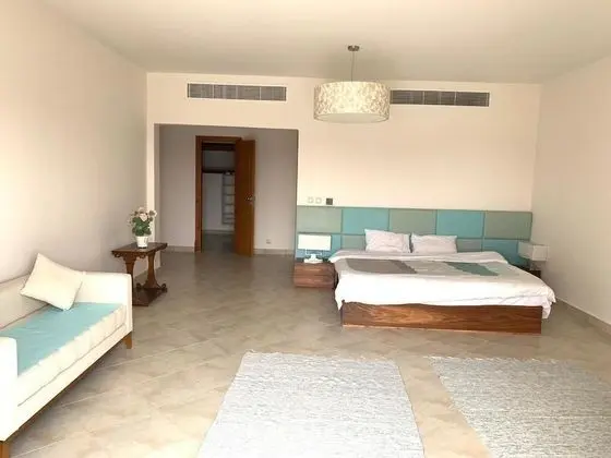 Villa, 5 Yatak Odası, Havuz Manzaralı