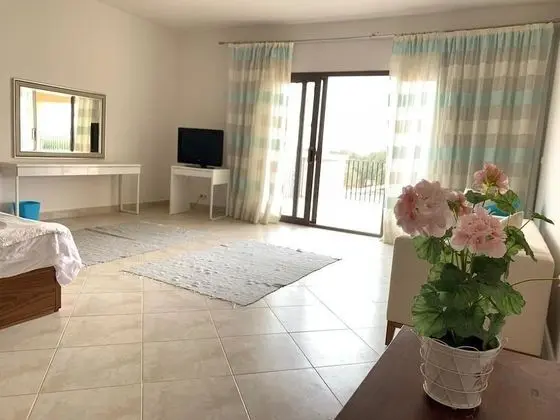 Villa, 5 Yatak Odası, Havuz Manzaralı