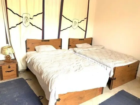 Villa, 5 Yatak Odası, Havuz Manzaralı