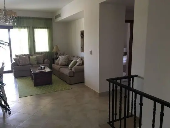 Villa, 5 Yatak Odası, Havuz Manzaralı