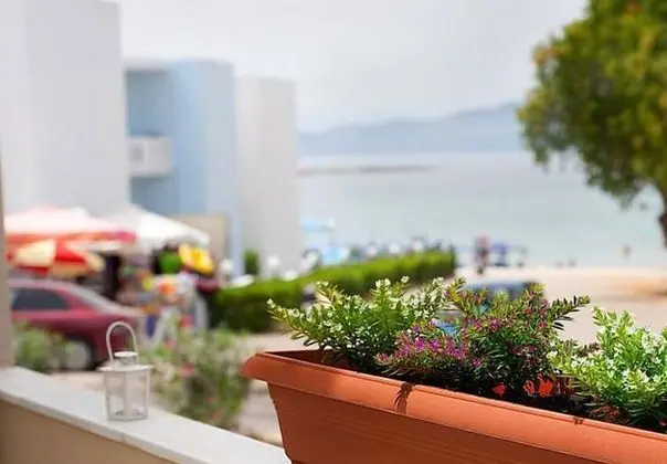 Stüdyo, Kısmi Deniz Manzaralı