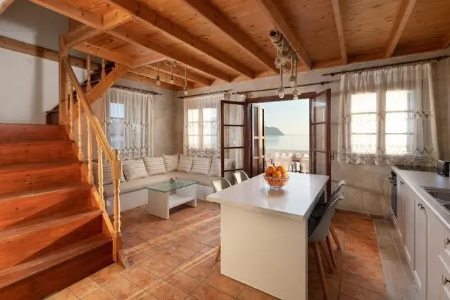 House, 3 Bedrooms, Sea View