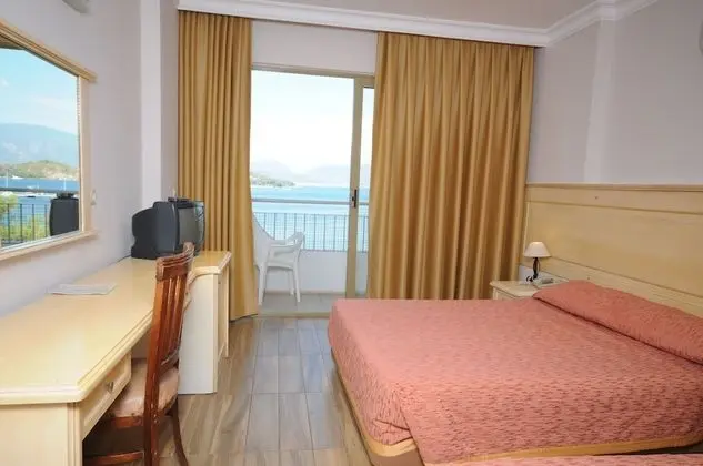 Standard Tek Büyük veya İki Ayrı Yataklı Oda, Deniz Manzaralı