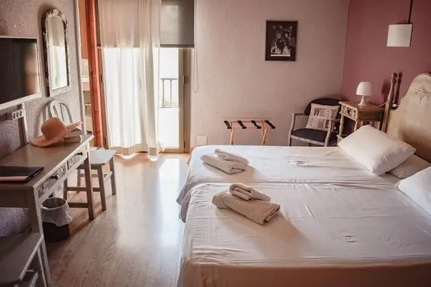 Comfort Tek Büyük Yataklı Oda
