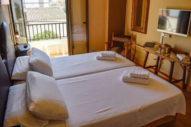 Comfort Tek Büyük Yataklı Oda