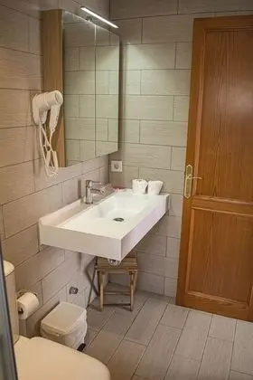 Comfort Tek Büyük Yataklı Oda