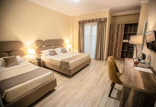 Deluxe Üç Kişilik Oda