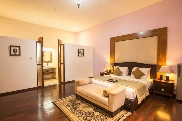 Three Bedroom Pool Suite