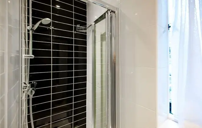 İki Ayrı Yataklı Oda, Özel Banyo