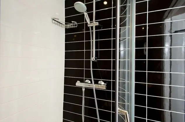 Üç Kişilik Oda, Özel Banyo