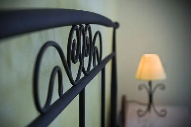 Economy Tek Büyük veya İki Ayrı Yataklı Oda, Ortak Banyo (with Balcony)