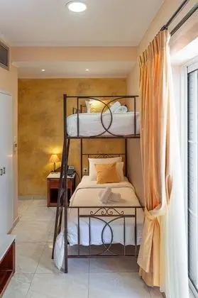 İki Ayrı Yataklı Oda, Özel Banyo (Bunk Beds, with Balcony)