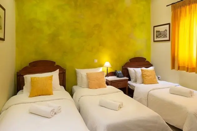 Üç Kişilik Oda, Özel Banyo (2 single beds & 1 extra bed)