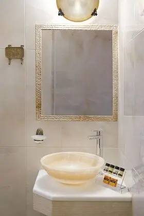 Üç Kişilik Oda, Özel Banyo (2 single beds & 1 extra bed)