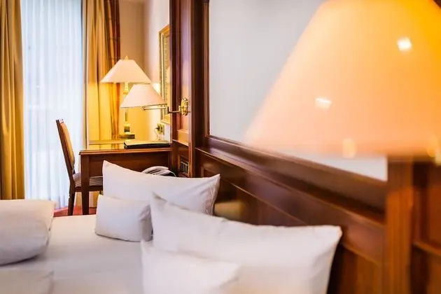 Tek Büyük Yataklı Oda, Balkon