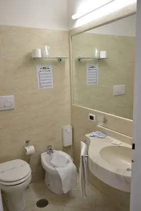 Standard Üç Kişilik Oda