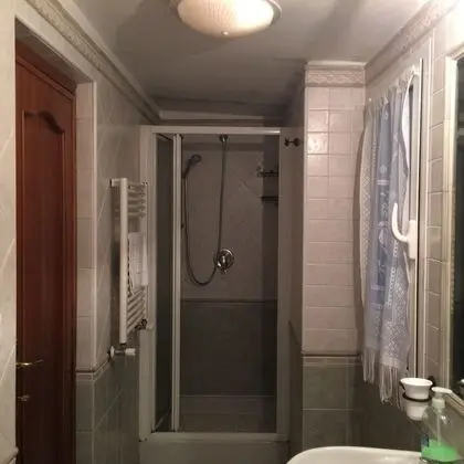 Dört Kişilik Oda, Ortak Banyo