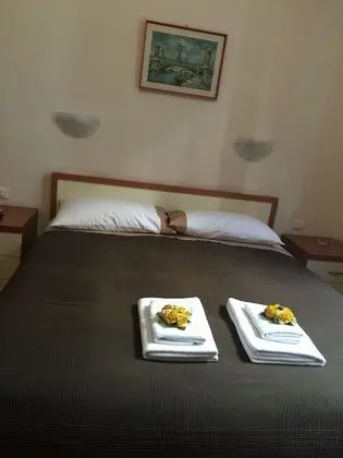Tek Büyük Yataklı Oda, Ortak Banyo