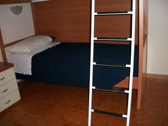 Üç Kişilik Oda, Ortak Banyo