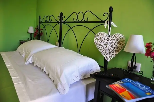 Standard Tek Büyük veya İki Ayrı Yataklı Oda, Bahçe Manzaralı