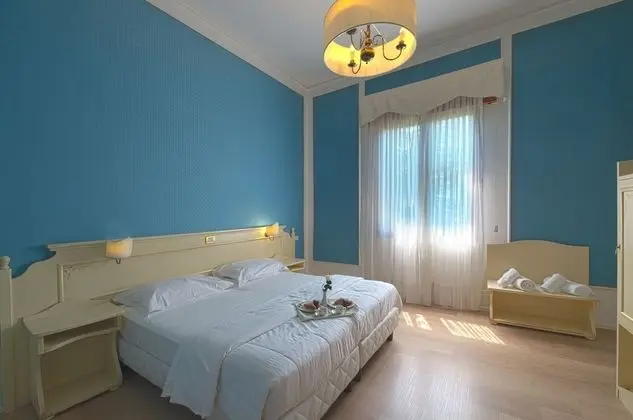 Romantic Tek Büyük veya İki Ayrı Yataklı Oda