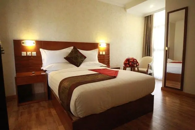 Deluxe Oda, 1 Büyük (Queen) Boy Yatak, Engellilere Uygun, Balkon