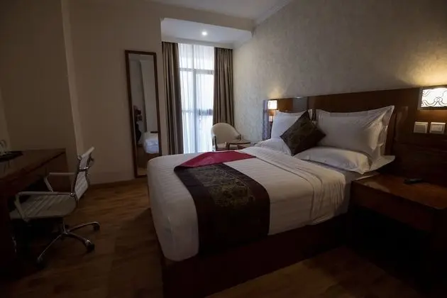 Deluxe Oda, 1 Büyük (Queen) Boy Yatak, Engellilere Uygun, Balkon