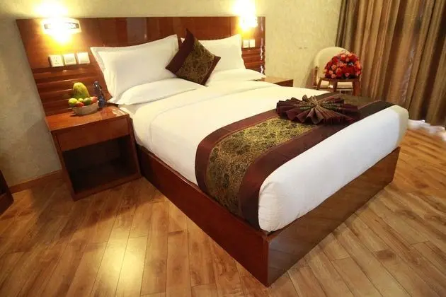 Deluxe Tek Büyük Yataklı Oda, 1 Büyük (Queen) Boy Yatak, Sigara İçilmez, Şehir Manzaralı