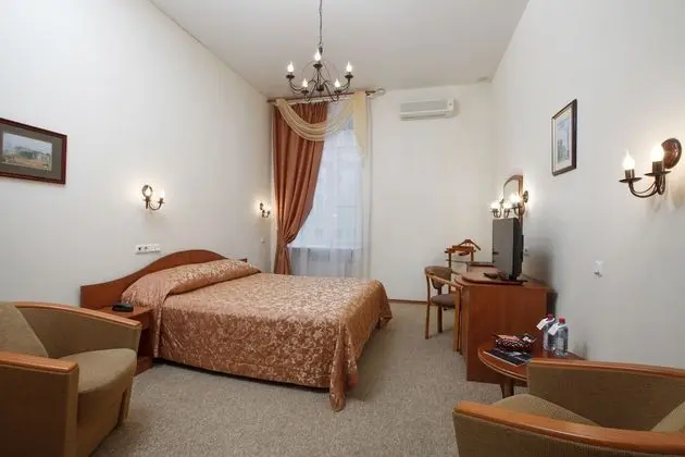 Business Tek Büyük Yataklı Oda