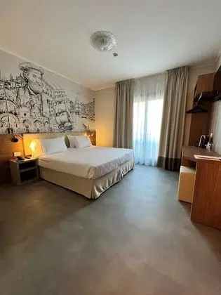 Basic Tek Büyük veya İki Ayrı Yataklı Oda
