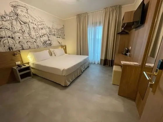 Basic Tek Büyük veya İki Ayrı Yataklı Oda