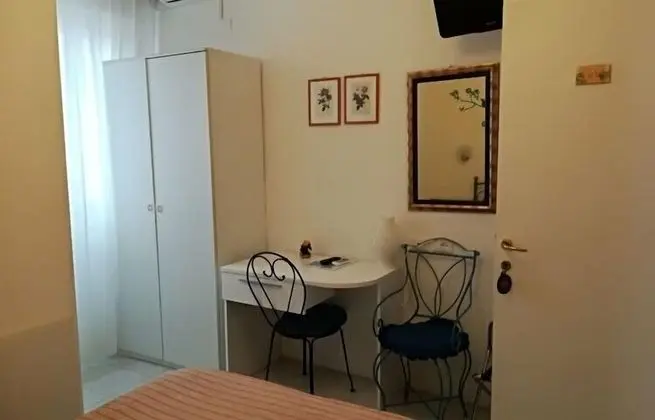 Tek Büyük Yataklı Oda, Zemin Kat