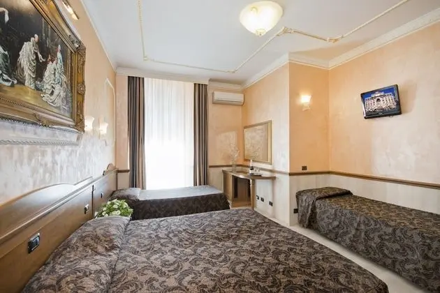 Standard Üç Kişilik Oda