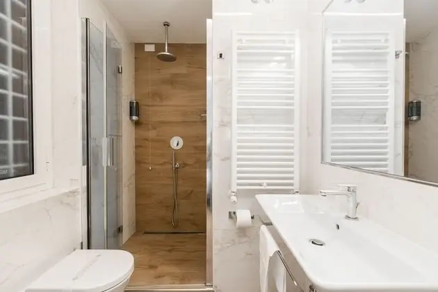 Superior Tek Büyük veya İki Ayrı Yataklı Oda