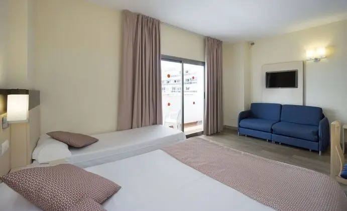 Dört Kişilik Oda, Teras (2 adults and 2 children)