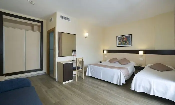 Dört Kişilik Oda, Teras (2 adults and 2 children)