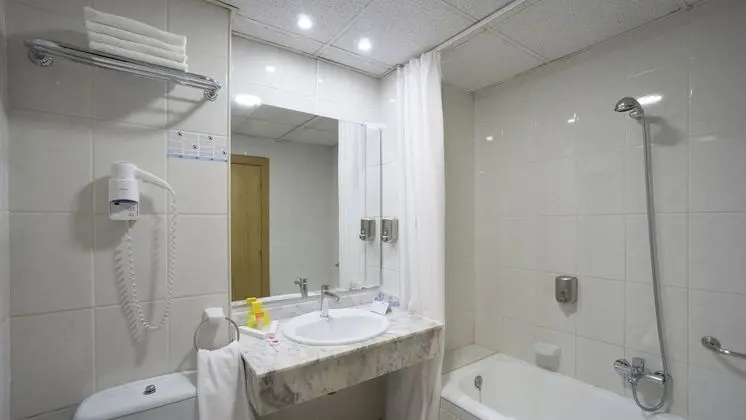 Dört Kişilik Oda, Teras (2 adults and 2 children)