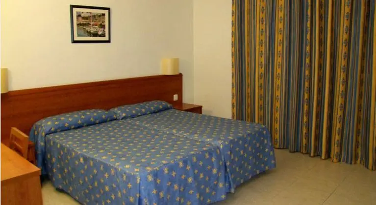 1 Çift Kişilik Veya 2 Tek Kişilik Yatak Standard